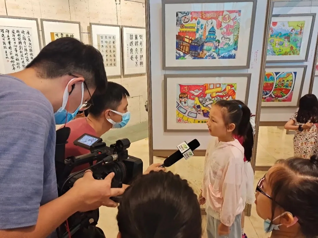 朵朵花儿向阳开——南京市首届“小红花杯”书画展在六朝博物馆隆重开幕